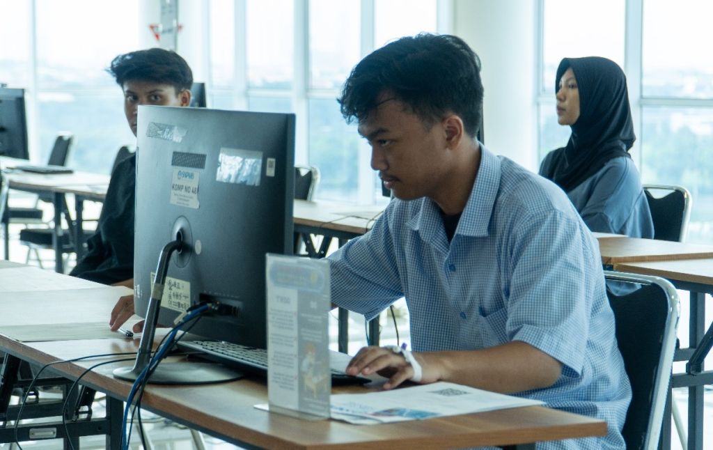 Perjuangan Razzaq Mengikuti UTBK di Unesa