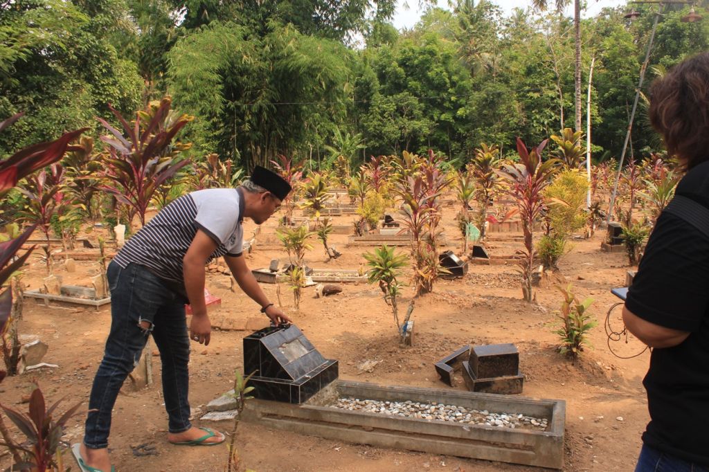 Aksi Gedor Rumah Sebelum Perusakan 40 Nisan Makam di TPU Tapaklembu Banyuwangi