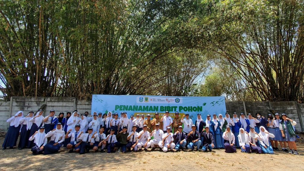 PMI Kota Mojokerto gelar penanaman pohon (Foto: Nana/mili.id)