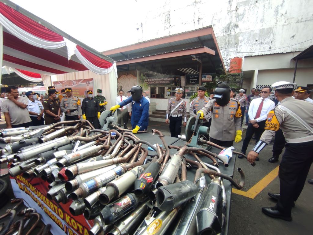 Operasi Pekat Semeru Polres Mojokerto Kota: Ungkap 66 Kasus, Amankan 76 Orang