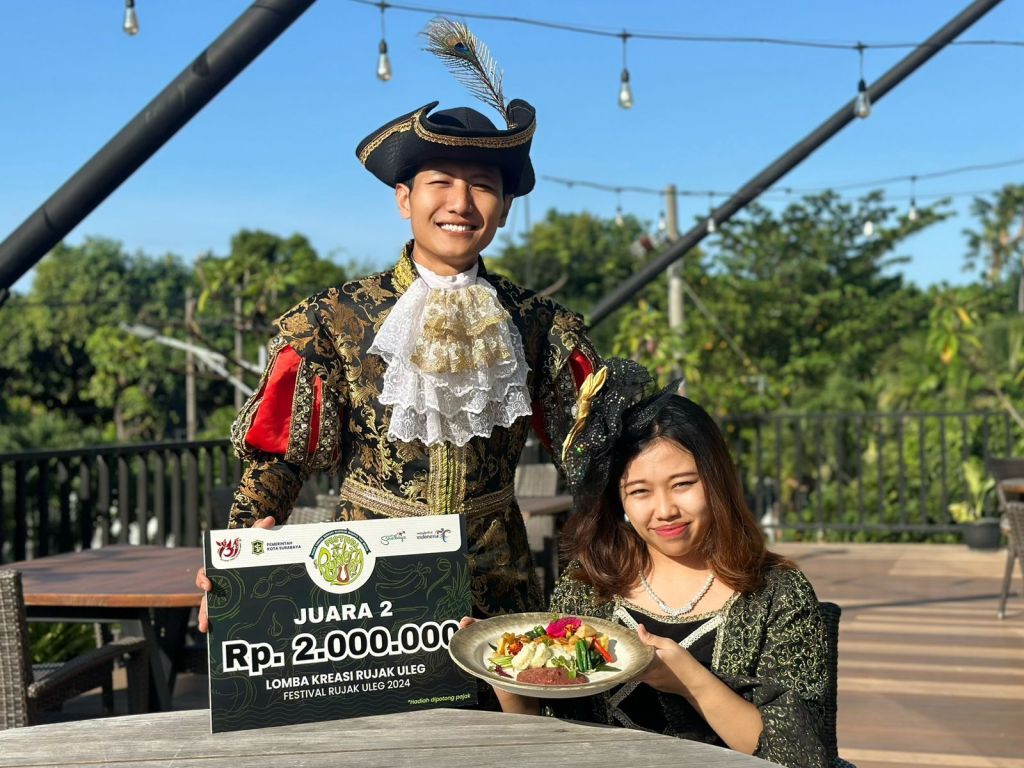 Rujak Cingur Naga Grand Swiss-Belhotel Darmo Juara Festival Rujak Uleg 2024