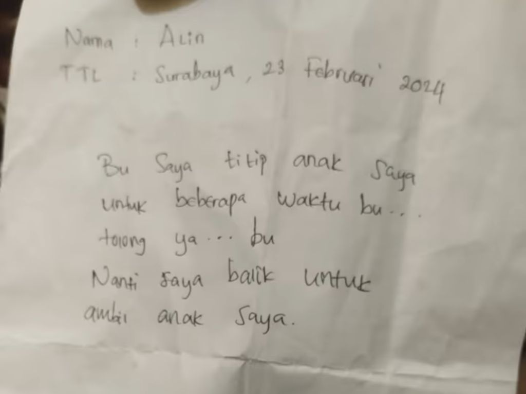 Surat bertuliskan tangan yang ditinggalkan pembuang bayi
