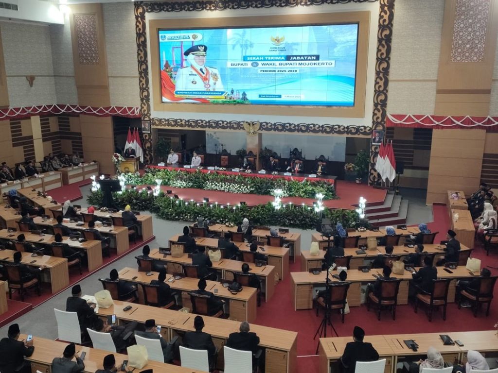 Sertijab Bupati-Wakil Bupati Mojokerto Periode 2025-2030 (Foto: Nana/mili.id)