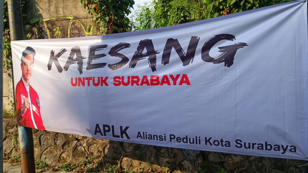 Spanduk 'Kaesang untuk Surabaya' terpasang di Kota Pahlawan