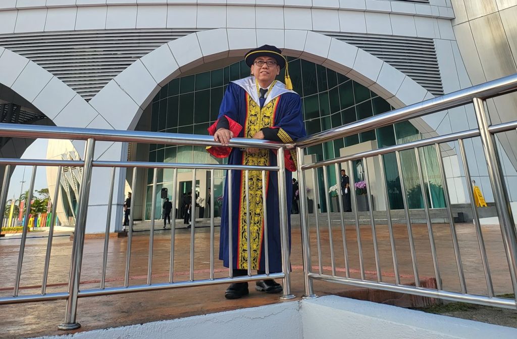 Direktur DSI YPTA Surabaya, Supangat, M.Kom., Ph.D