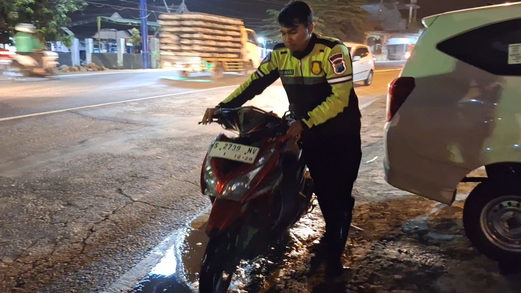 Gagal Mendahului Truk, Bocah 3 Tahun Terlindas Truk di Mojokerto