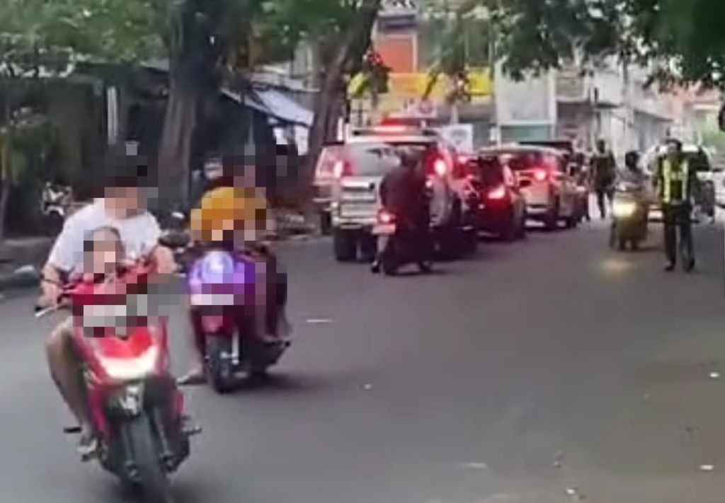 Viral, Pemotor di Mojokerto Bawa Anak Kecil Terobos Razia Polisi