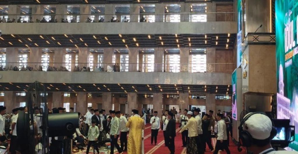 Wapres Gibran Salat Idul Adha di Istiqlal Bersama Sejumlah Menteri Kabinet