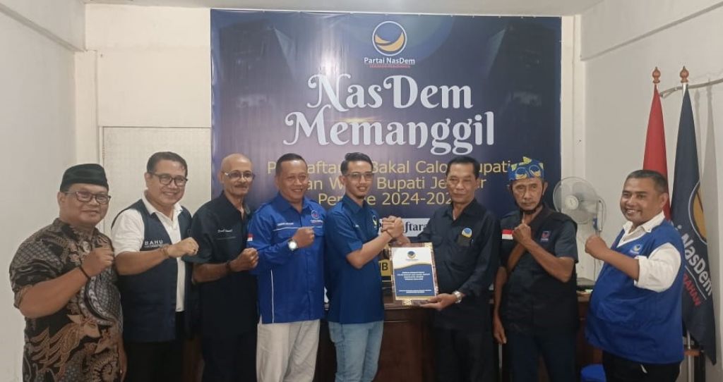 Wakil Ketua DPRD Jember, Dedy Dwi Setiawan mendaftar ke Partai NasDem (Foto Hatta/mili.id)
