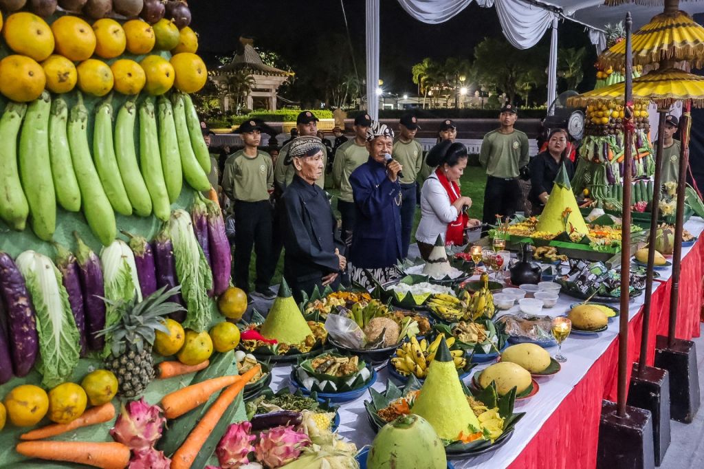Pagelaran wayang kulit dan ruwatan digelar pemkot untuk menyambut Hari Jadi Kota Surabaya Ke-731