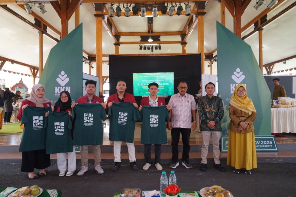 Armuji Berangkatkan Mahasiswa UMSurabaya KKN Internasional ke Korea Selatan