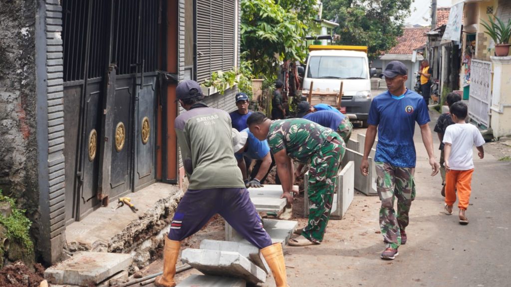 Drainase 200 Meter Capai 64 Persen, Danki Satgas TMMD: Upaya Nyata Cegah Genangan di Sukamaju*