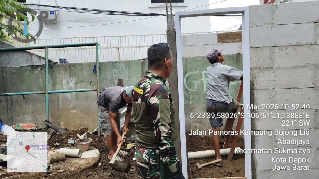 TNI Bersama Warga Percepat Pembangunan MCK Program TMMD