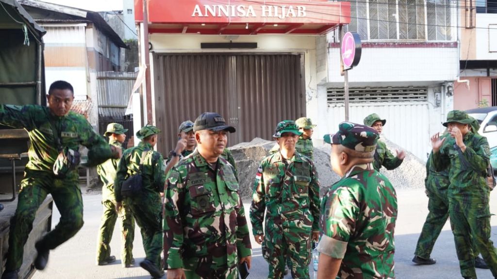 277 Personel TNI Bersihkan Benteng Rotterdam, Wujud Nyata Pengabdian ke Masyarakat