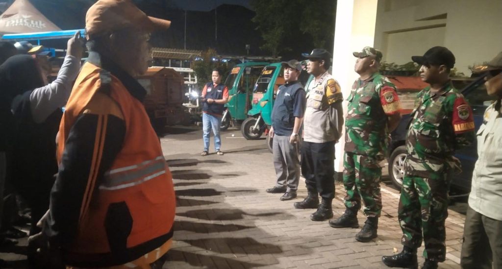 Patroli Siskamling Koramil 06/Cakung, Sinergi Aparat dan Warga Jaga Lingkungan Tetap Aman dan Kondusif