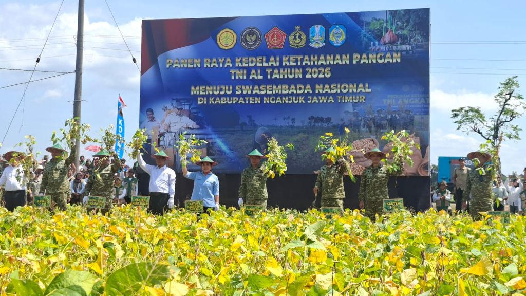 Nganjuk Jadi Percontohan Nasional, Panen Raya Kedelai Libatkan TNI hingga Menteri Pertanian