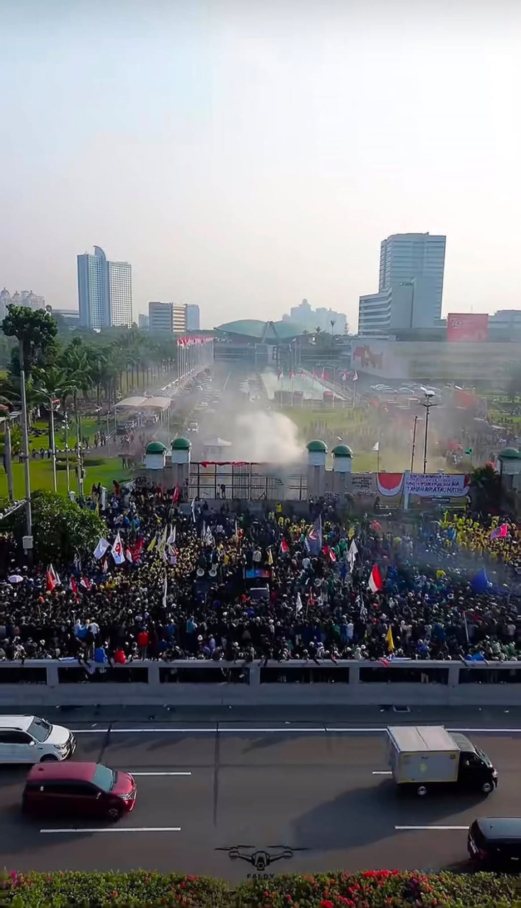 Gelombang Aksi Mahasiswa Kepung DPR Hari Ini, Sejumlah Kampus dan Organisasi Turun ke Jalan