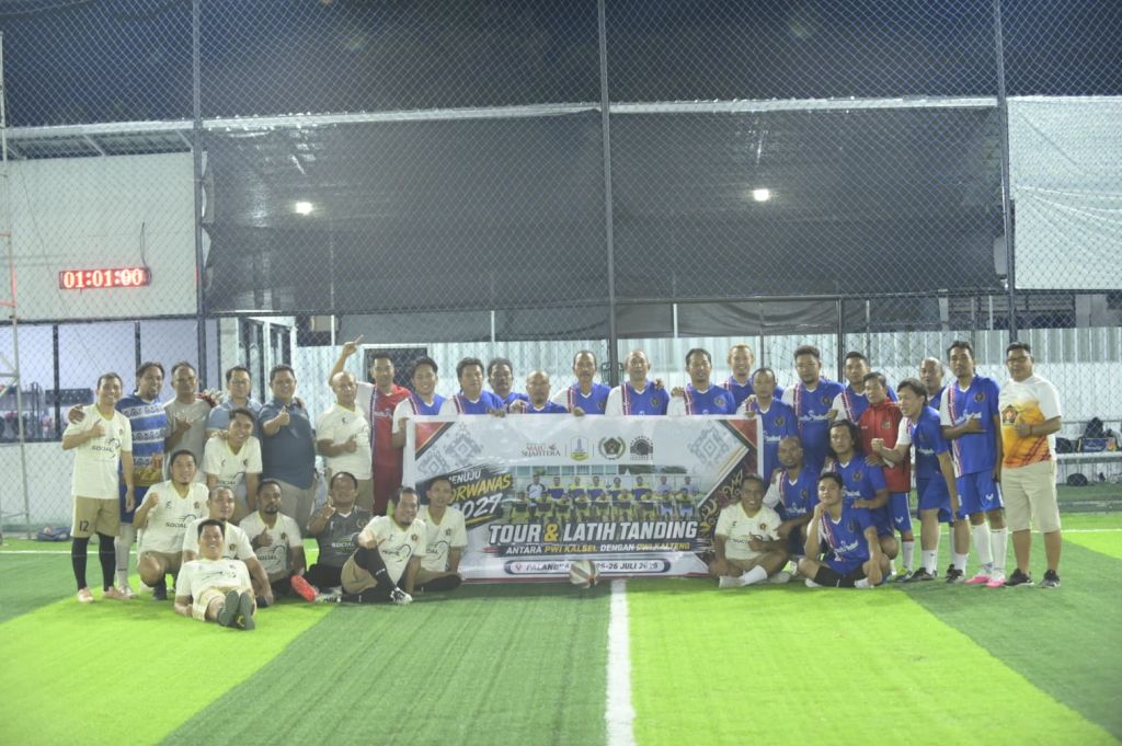PWI Kalsel dan PWI Kalteng Berbagi Angka 5-5 dalam Laga Uji Tanding Mini Soccer